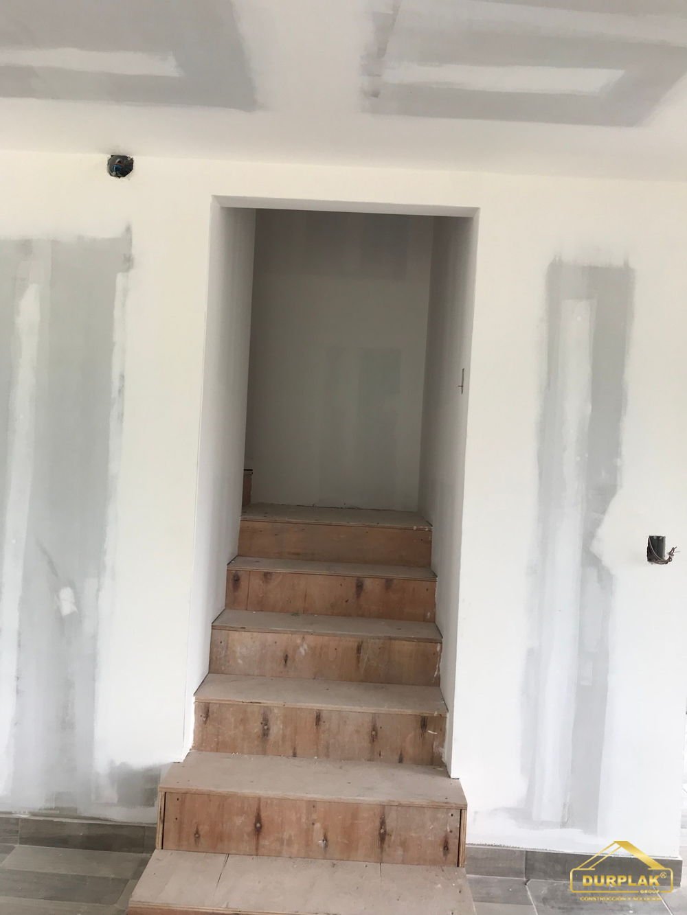 Casa Nivel 4-4